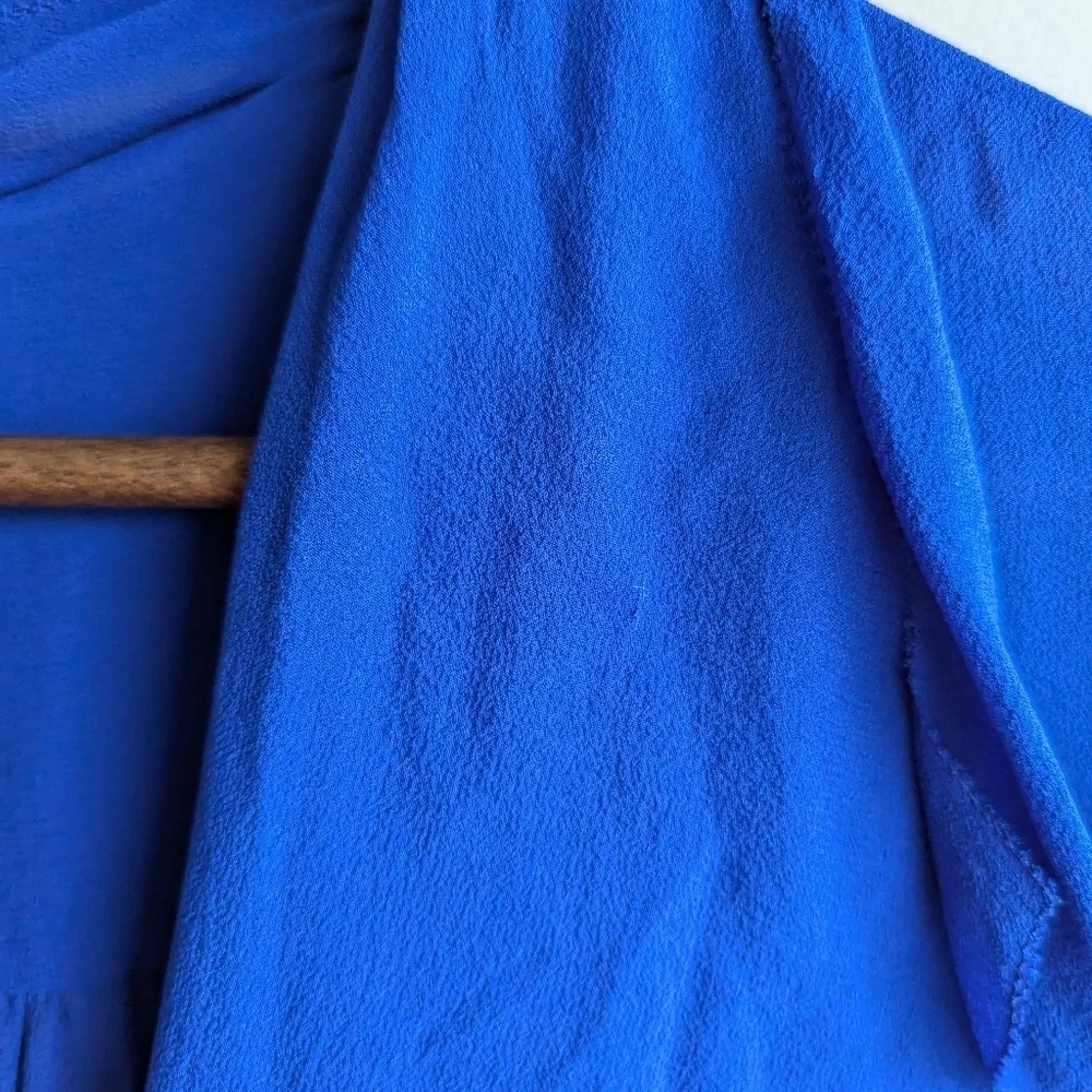 Aritzia BABATON Royal Blue Tinsley 100% Silk Blouse Size XS Fairy  Grunge Luxury - Picture 9 of 9